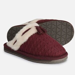 Clarks Indoor/Outdoor, Cable Sweater Plush
Lined Scuff Slippers